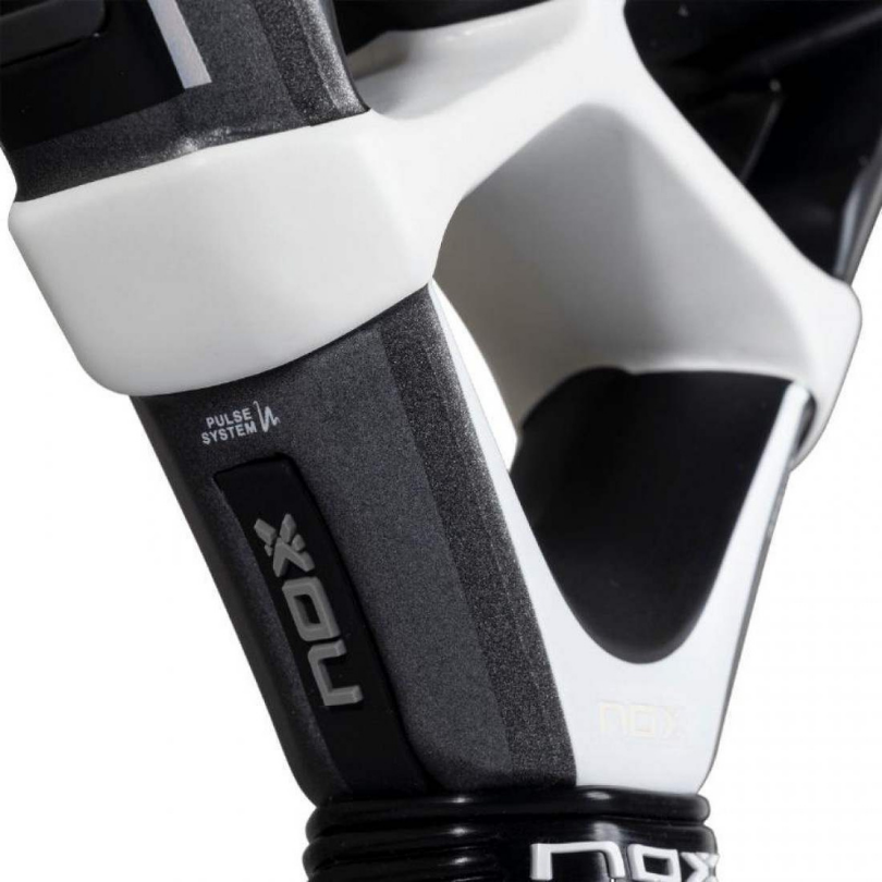 Raquette Nox Quantum 12K Carbon (2025)